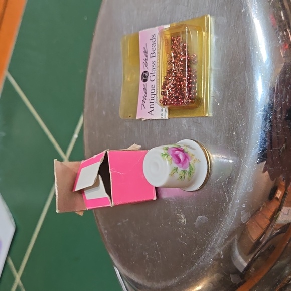 VTG Thimble & Beads - Picture 1 of 8